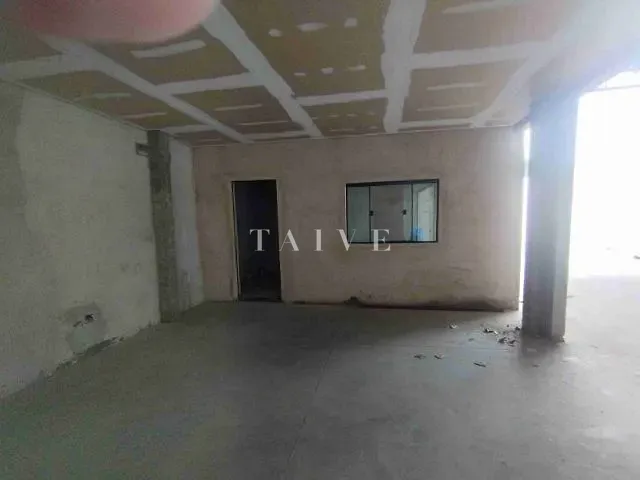 Galpão / Barracão com 800m², para alugar, no bairro Jardim Agari em Londrina