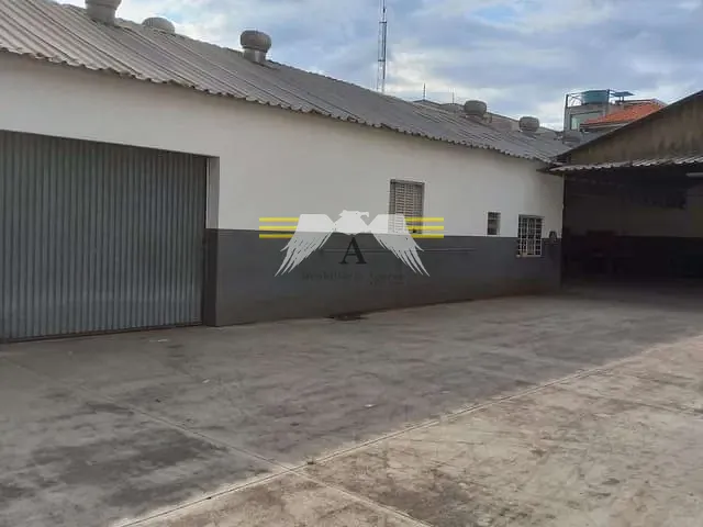 Galpão / Barracão à venda ou para alugar, no bairro Belém em São Paulo