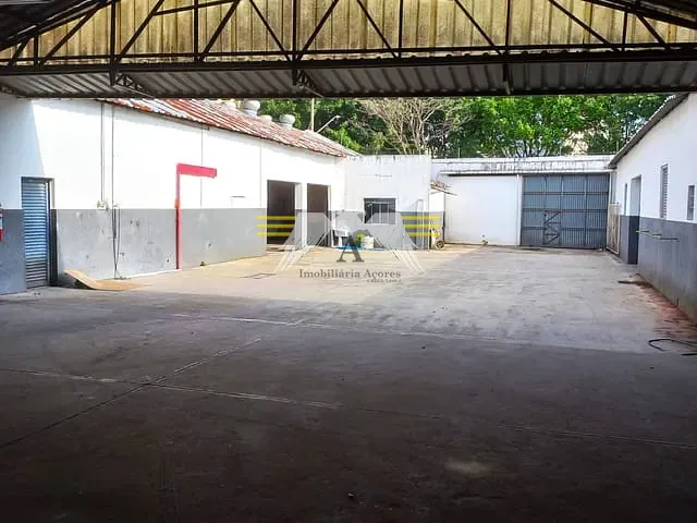 Galpão / Barracão à venda ou para alugar, no bairro Belém em São Paulo