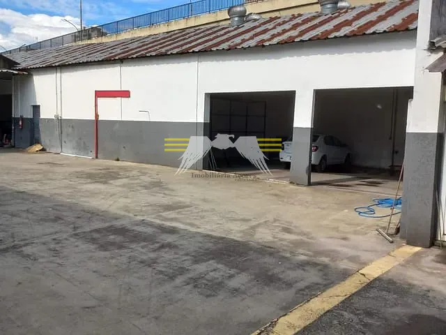 Galpão / Barracão à venda ou para alugar, no bairro Belém em São Paulo