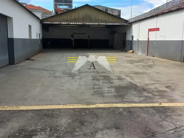 Galpão / Barracão à venda ou para alugar, no bairro Belém em São Paulo