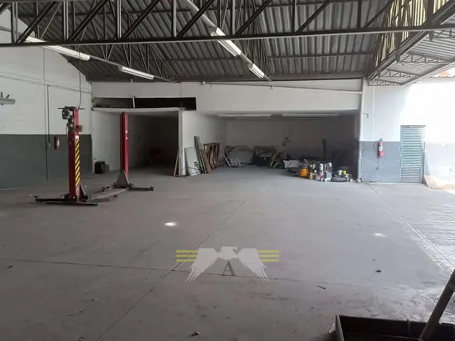 Galpão / Barracão à venda ou para alugar, no bairro Belém em São Paulo
