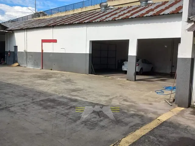 Galpão / Barracão à venda ou para alugar, no bairro Belém em São Paulo