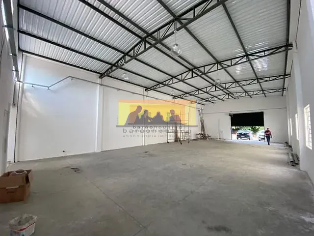 Galpão / Barracão com 378m², à venda, no bairro Vila Santa Isabel em Campinas