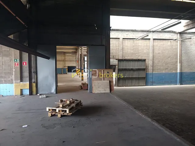 Galpão / Barracão com 8000m², para alugar, no bairro Remédios em Osasco