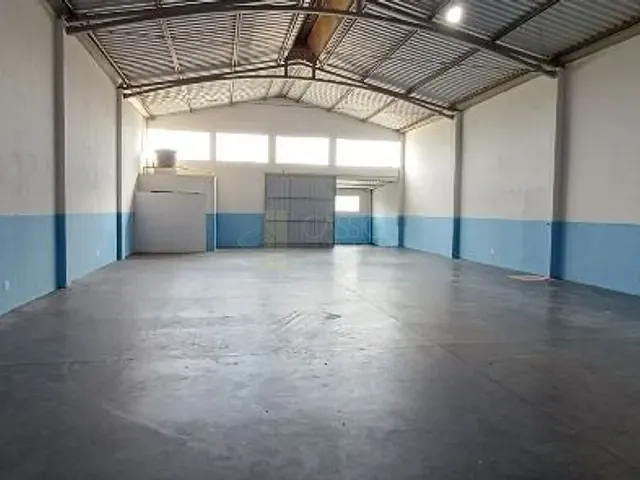 Galpão / Barracão com 336m², para alugar, no bairro Jardim Paineiras em Apucarana