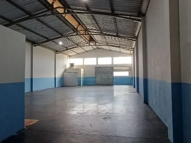 Galpão / Barracão com 336m², para alugar, no bairro Jardim Paineiras em Apucarana