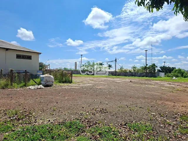 Galpão / Barracão com 5000m², à venda, no bairro Setor 3 em Ibiporã