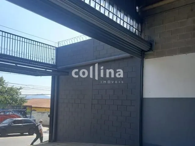 Galpão / Barracão com 225m², para alugar, no bairro Jardim Santo Estêvão em Carapicuíba