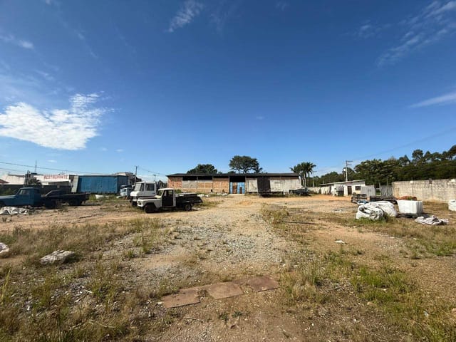 Galpão / Barracão com 4250m², para alugar, no bairro Jardim Santa Tereza em Taubaté