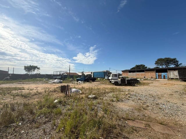 Galpão / Barracão com 4250m², para alugar, no bairro Jardim Santa Tereza em Taubaté