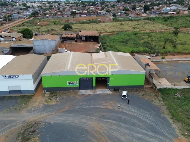 Galpão / Barracão com 1400m², para alugar, no bairro Parque São Francisco em Formosa