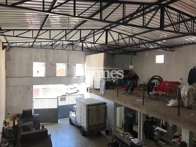 Galpão / Barracão com 300m², para alugar, no bairro Santa Cecília em Paulínia