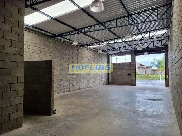 Galpão / Barracão com 160m², para alugar, no bairro Vila Industrial em Rio Claro