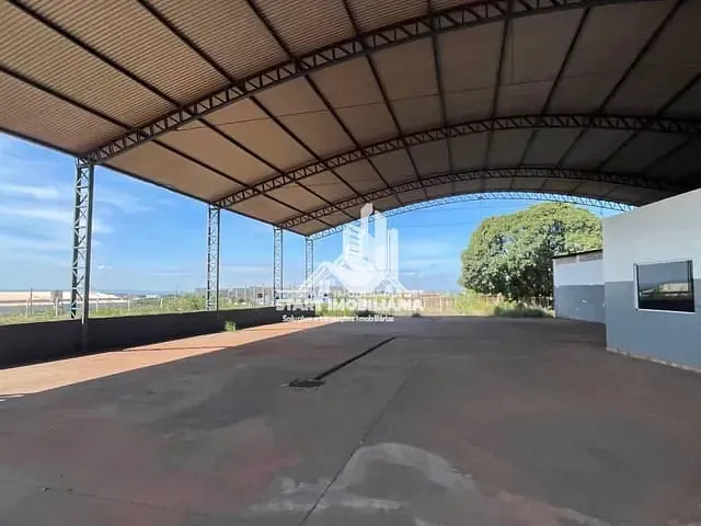 Galpão / Barracão com 500m², para alugar, no bairro Distrito Industrial IV em Pederneiras