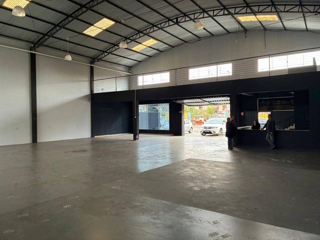 Foto do Galpão / Barracão - Barracão Comercial para Locação com 455m², 436m² de área útil, 6 vagas, 2 banheiros e excelente localização estratégica | Londrina Cred Imóveis