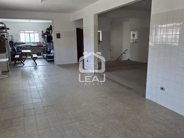 Galpão / Barracão com 370m², à venda, no bairro Jardim São Luís em São Paulo
