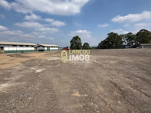 Galpão / Barracão com 10000m², para alugar, no bairro Jardim das Colinas em Franco da Rocha