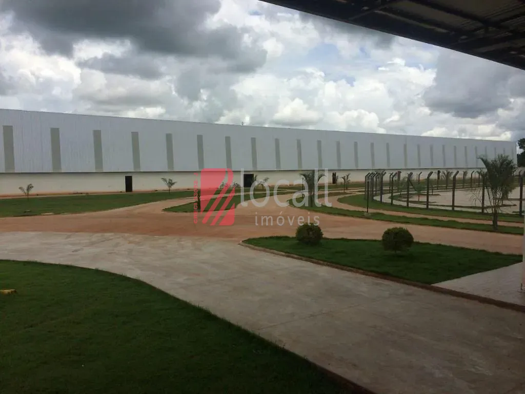 Galpão / Depósito / Armazém  à venda, 4500m² — foto 1 de 30