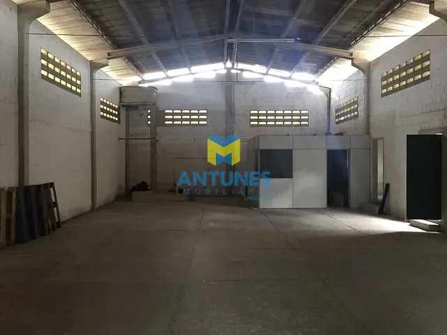 Galpão / Barracão com 320m², para alugar, no bairro Imbiribeira em Recife