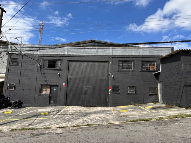 Galpão / Barracão à venda, no bairro Jardim Itapecerica em Itapecerica da Serra