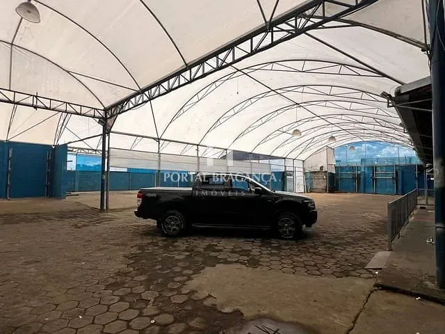 Galpão / Barracão com 3000m², à venda ou para alugar, no bairro Bairro do Uberaba em Bragança Paulista