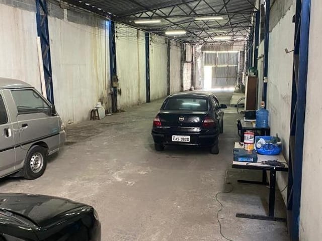 Galpão / Barracão com 600m², à venda, no bairro Vila Caldas em Carapicuíba