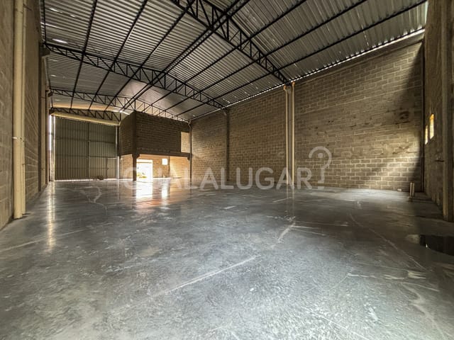 Galpão / Barracão para alugar, no bairro Revoredo em Tubarão