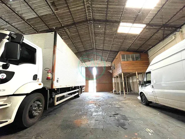 Galpão / Barracão com 500m², à venda, no bairro Santa Mônica em Londrina