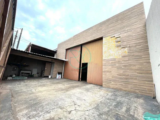 Galpão / Barracão com 500m², à venda, no bairro Santa Mônica em Londrina
