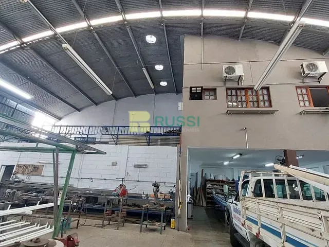 Galpão / Barracão com 520m², à venda, no bairro Vila Tesouro em São José dos Campos