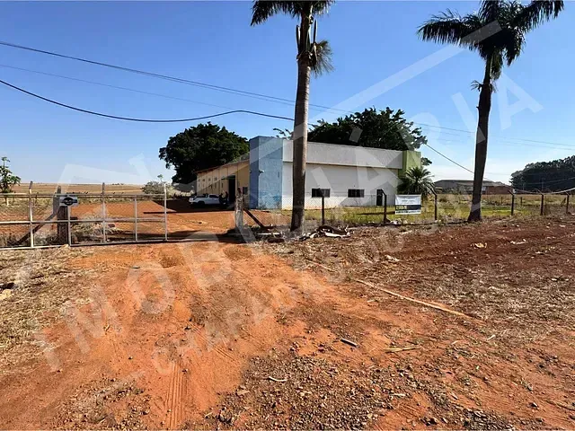 Galpão / Barracão com 3000m², para alugar, no bairro ZONA RUAL em Chapadão do Sul