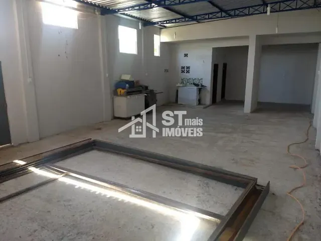 Galpão / Barracão com 110m², para alugar, no bairro Jardim Mirante em Andradas