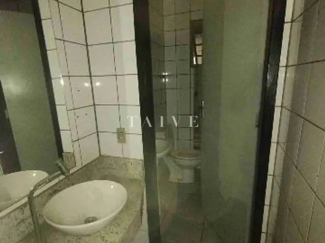 Galpão / Barracão com 800m², para alugar, no bairro Jardim Shangri-la A em Londrina