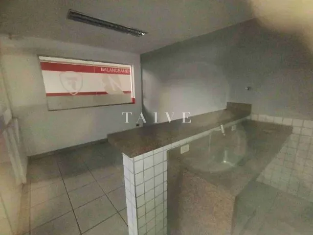Galpão / Barracão com 800m², para alugar, no bairro Jardim Shangri-la A em Londrina
