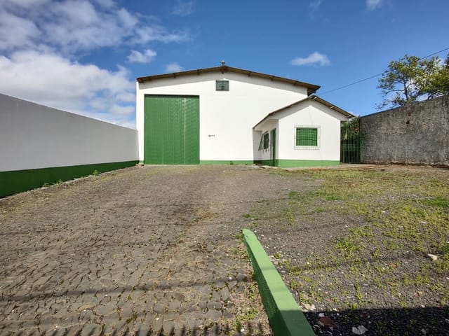 Aluguel de barracão comercial com  200 m² no Boa Vista.