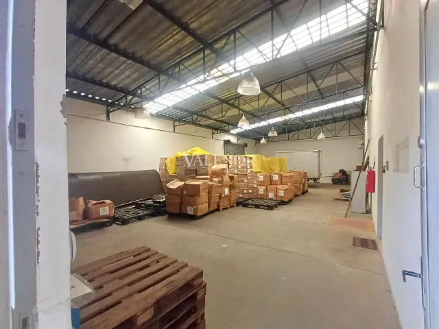 Galpão / Barracão com 307m², à venda, no bairro Vila de Vito em Jundiaí