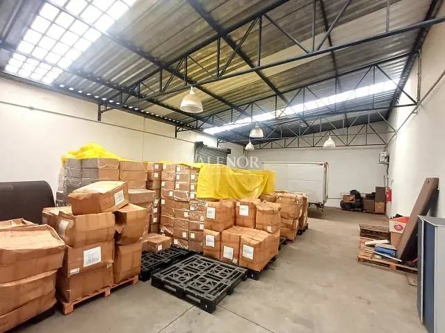 Galpão / Barracão com 307m², à venda, no bairro Vila de Vito em Jundiaí