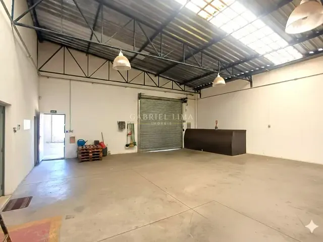 Galpão / Barracão com 307m², à venda, no bairro Vila de Vito em Jundiaí