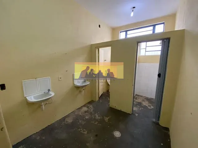 Galpão / Barracão com 384m², à venda, no bairro Vila Santa Isabel em Campinas