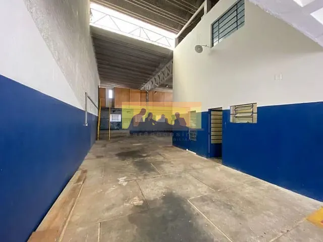 Galpão / Barracão com 384m², à venda, no bairro Vila Santa Isabel em Campinas