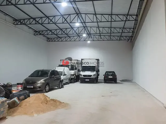 Galpão / Barracão com 700m², para alugar, no bairro Prosperidade em São Caetano do Sul