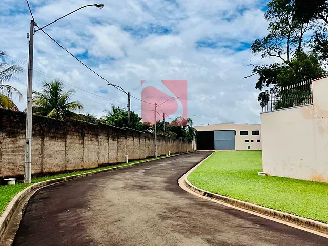 Galpão / Barracão para alugar, no bairro Jardim Itália em Pirassununga