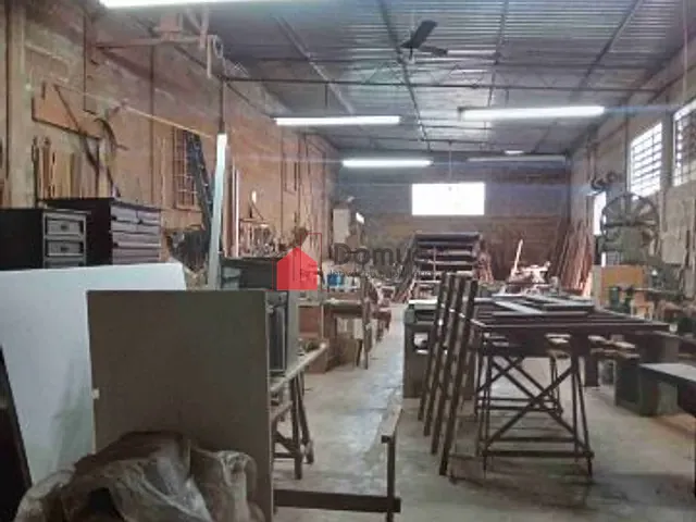 Galpão / Barracão com 330m², à venda ou para alugar, no bairro Jardim Cristina em Pindamonhangaba
