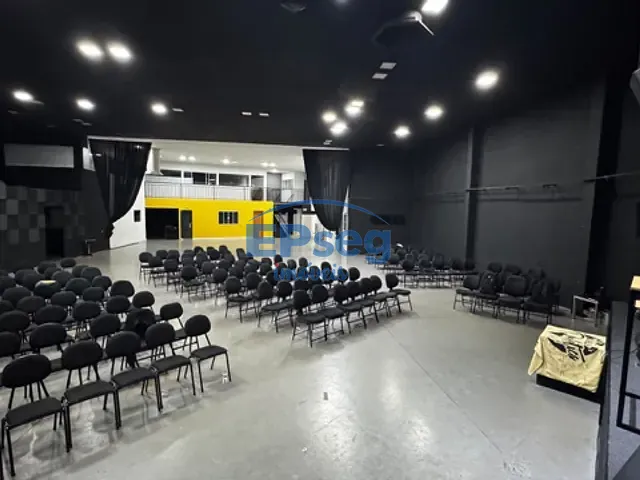 Galpão / Barracão com 1066m², para alugar, no bairro Conjunto Semiramis Barros Braga em Londrina