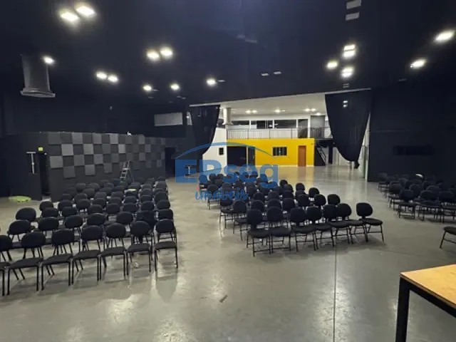 Galpão / Barracão com 1066m², para alugar, no bairro Conjunto Semiramis Barros Braga em Londrina