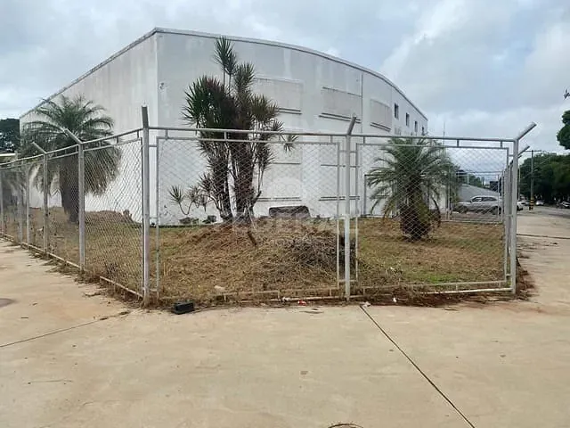 Galpão / Barracão para alugar, no bairro Santa Genoveva em Goiânia