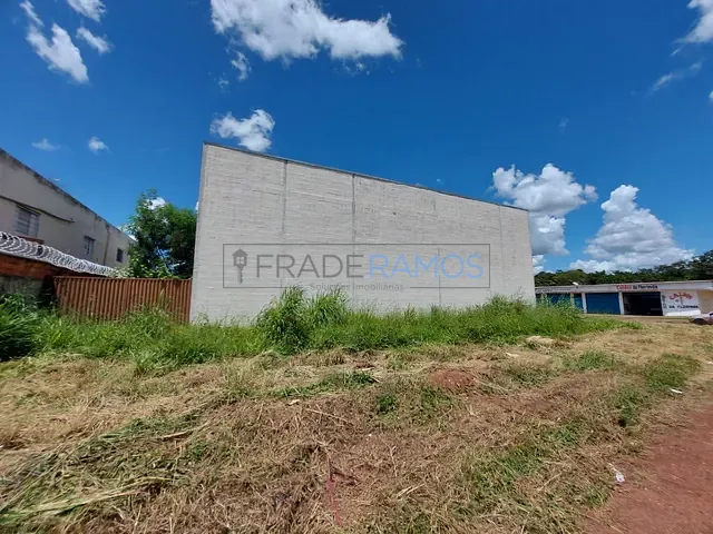 Galpão / Barracão com 732m², para alugar, no bairro Vila Delfiori em Aparecida de Goiânia