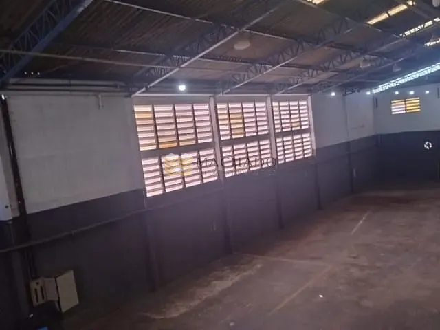 Galpão / Barracão com 800m², para alugar, no bairro Jardim da Várzea em Santana de Parnaíba