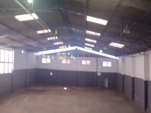 Galpão / Barracão com 800m², para alugar, no bairro Jardim da Várzea em Santana de Parnaíba